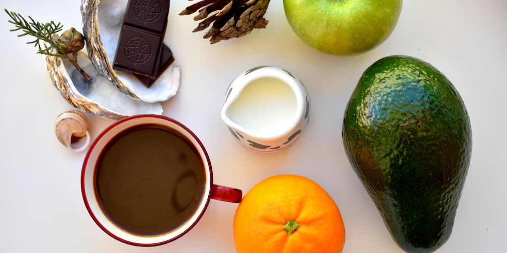 Авокадо яблоко апельсин шоколад