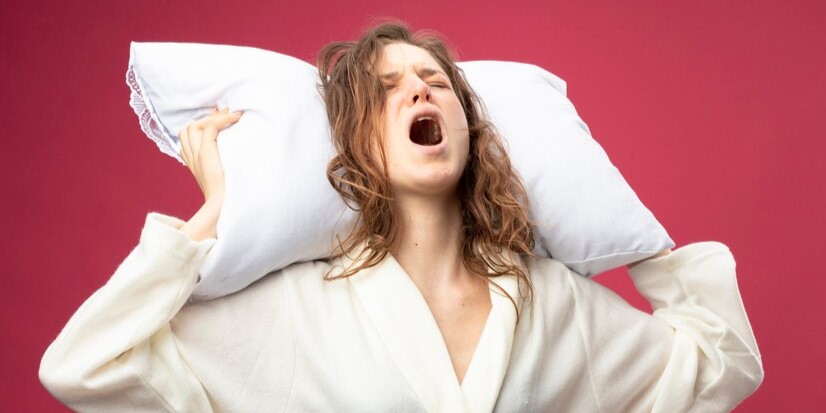 девушка с подушкой