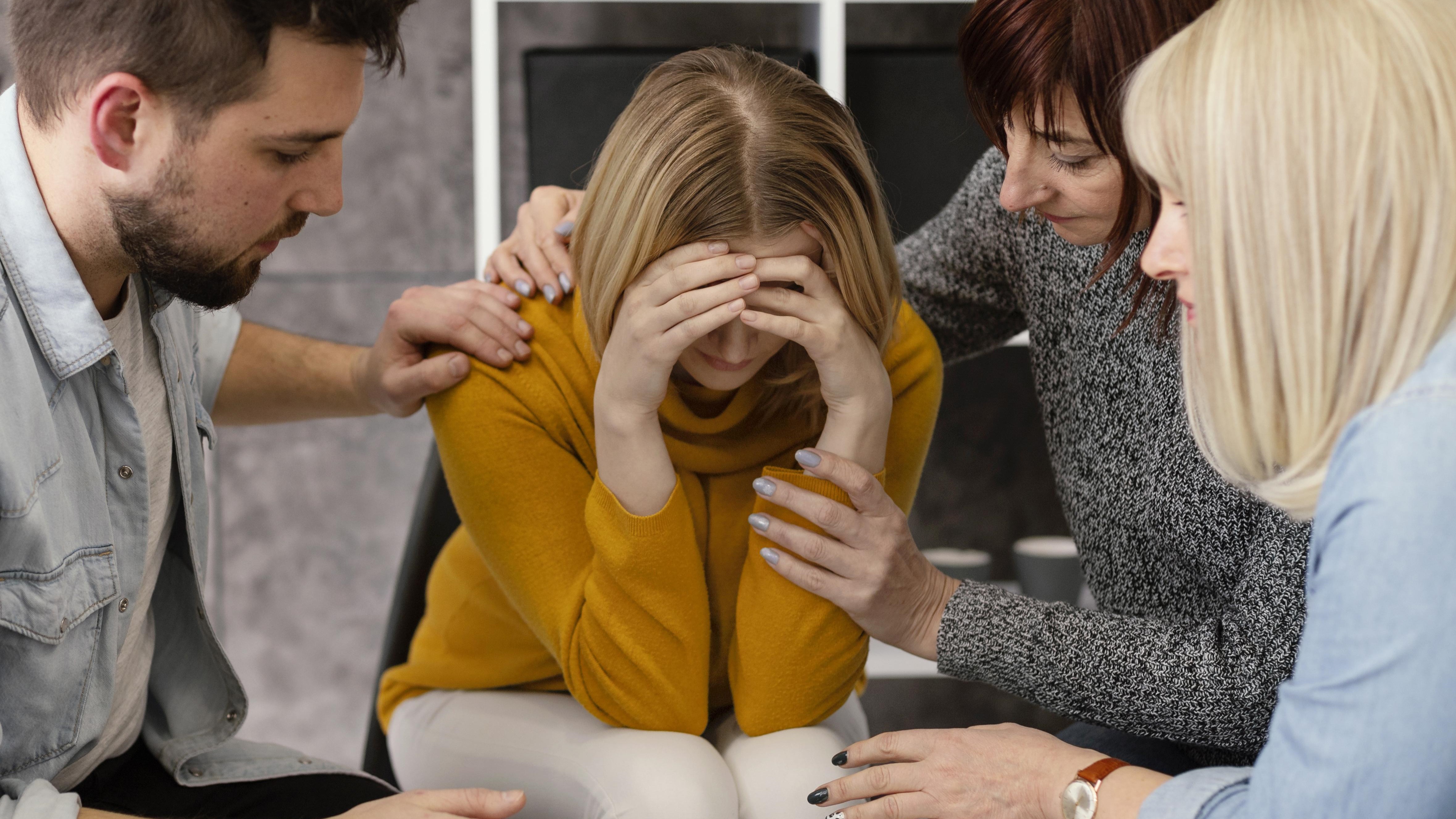 Токсичные родственники довели молодую девушку мдо слёз